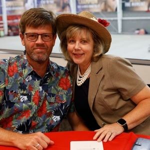 Meet your Posher, Lori